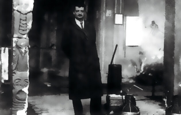 Hermann Oberth im Studio der Ufa während der Dreharbeiten an dem Film Frau im Mond. Oberth wirkte als technischer Leiter an dem Film mit, der viele junge Leute in Deutschland für die Weltraumforschung begeisterte. Bild: National Air and Space Museum, Rolf Engel Collection, Smithsonian Institution A-3894