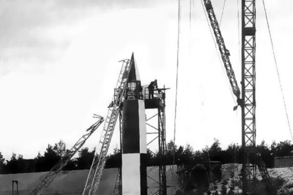 Startvorbereitung einer A-4 auf Prüfstand VII. Bild: Deutsches Museum, München