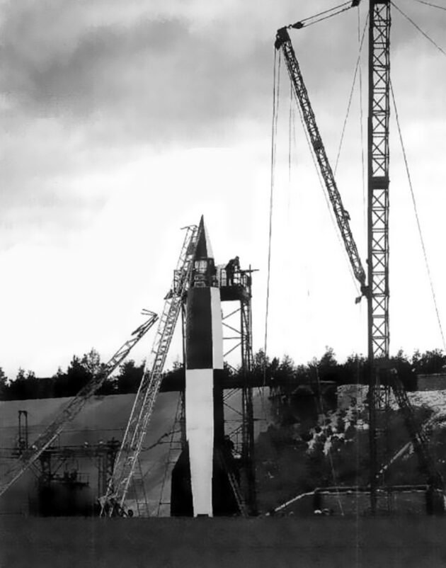 Startvorbereitung einer A-4 auf Prüfstand VII. Bild: Deutsches Museum, München